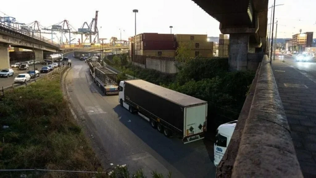 Supermarket supplies disrupted as truckers’ protests spread across southern Italy