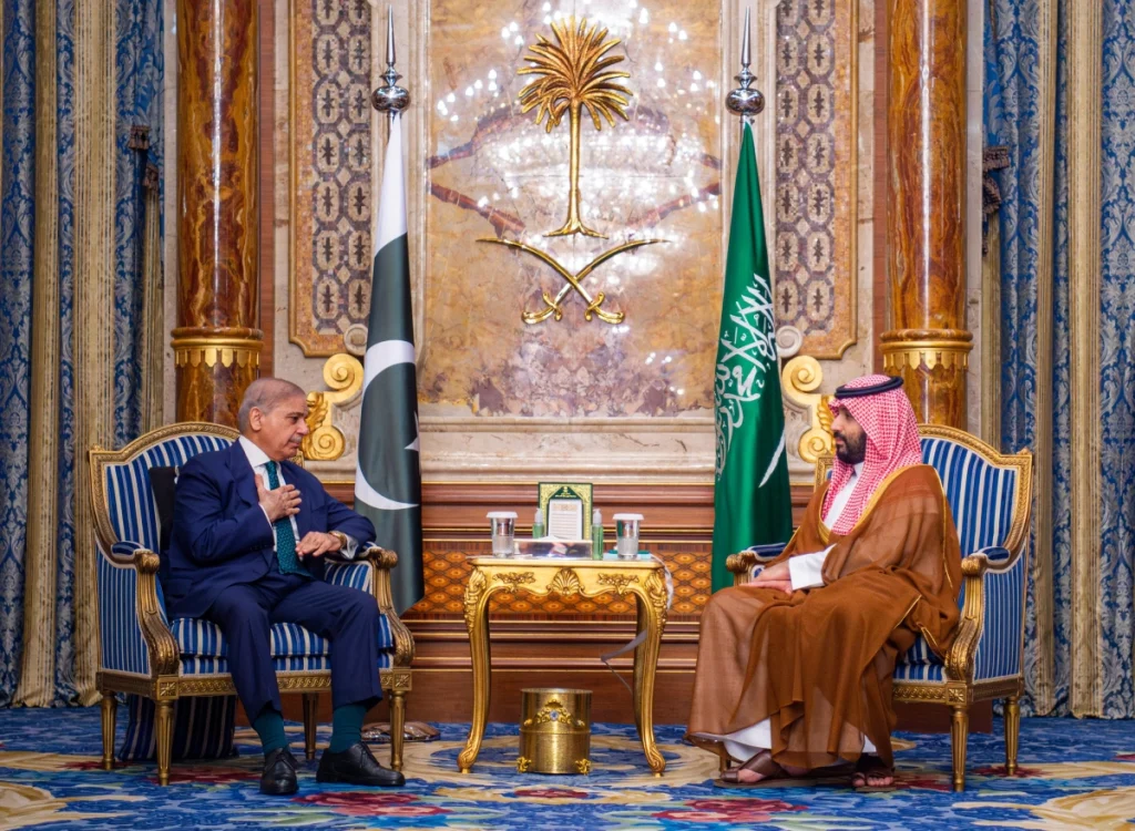 Crown Prince, Pakistan PM discuss US-Iran talks, regional developments