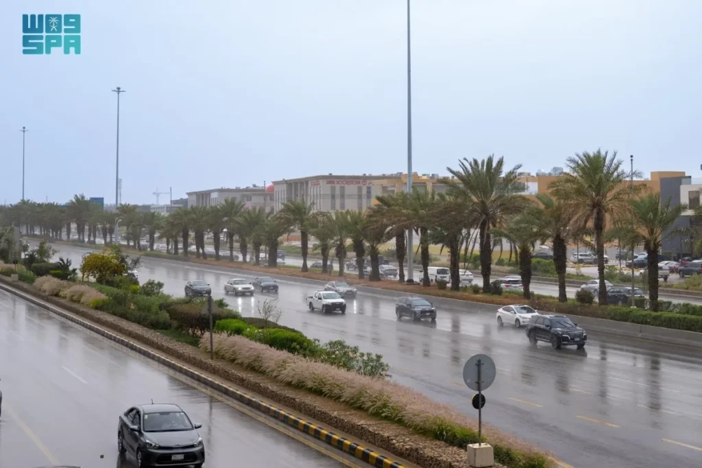 Civil Defense urges caution amid forecast of thunderstorms hitting across Saudi Arabia through Friday