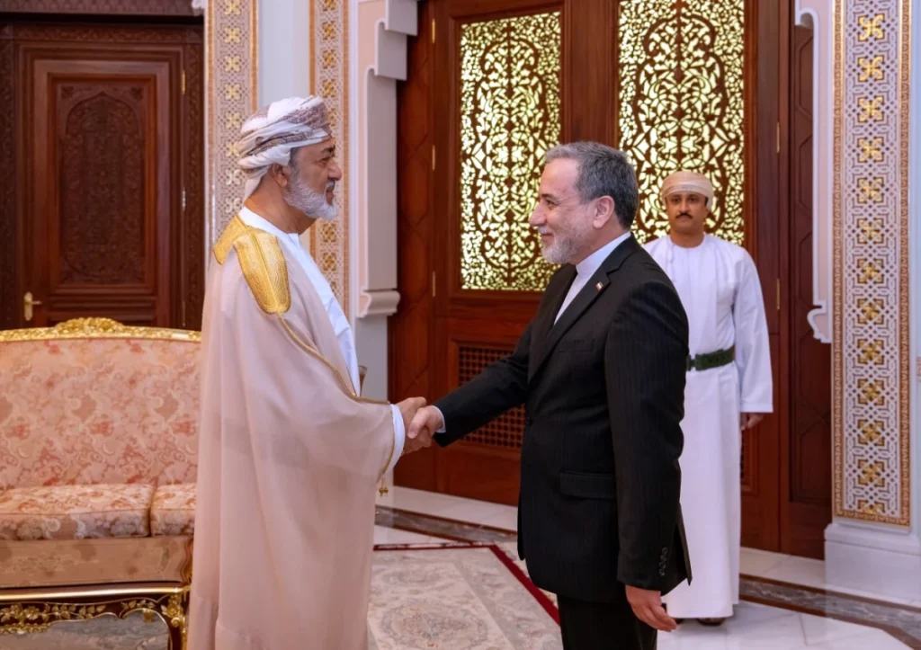 Pakistan pushes to revive US-Iran talks as Araghchi shuttles between Muscat, Islamabad
