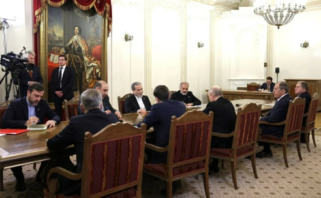 Putin meets with Araghchi, praises Iranians for resisting US-Israeli pressure