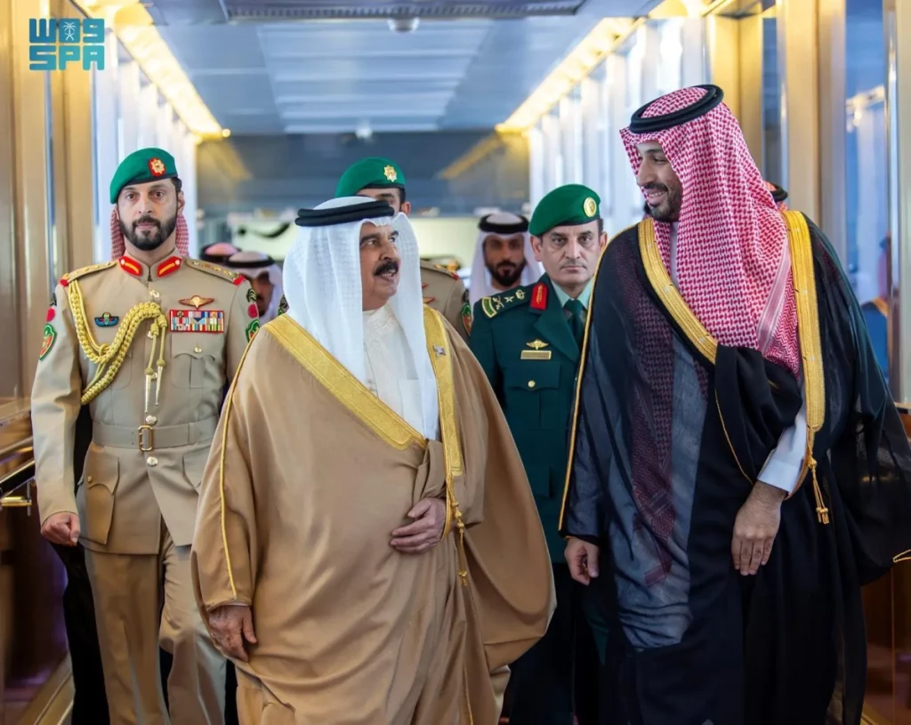 Gulf leaders back missile early warning system, reject Hormuz closure