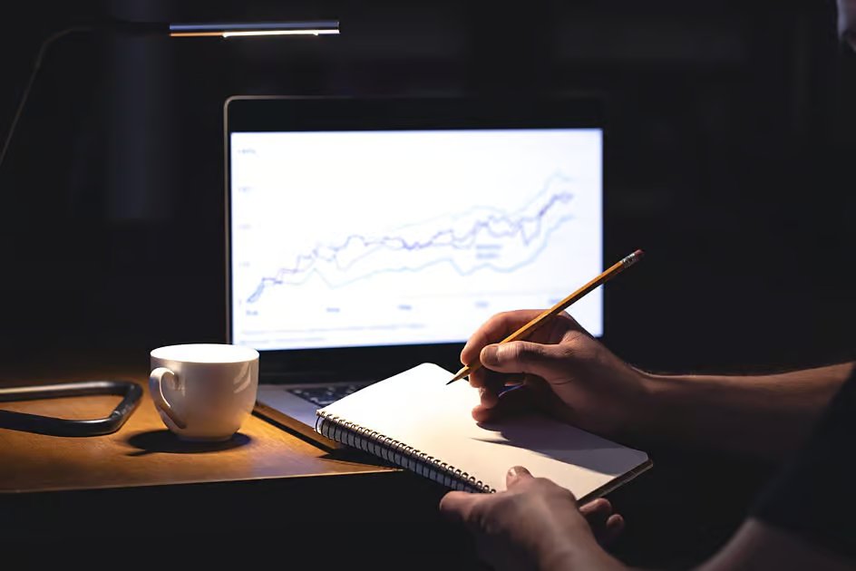 How to invest in UAE: A guide to building a balanced portfolio