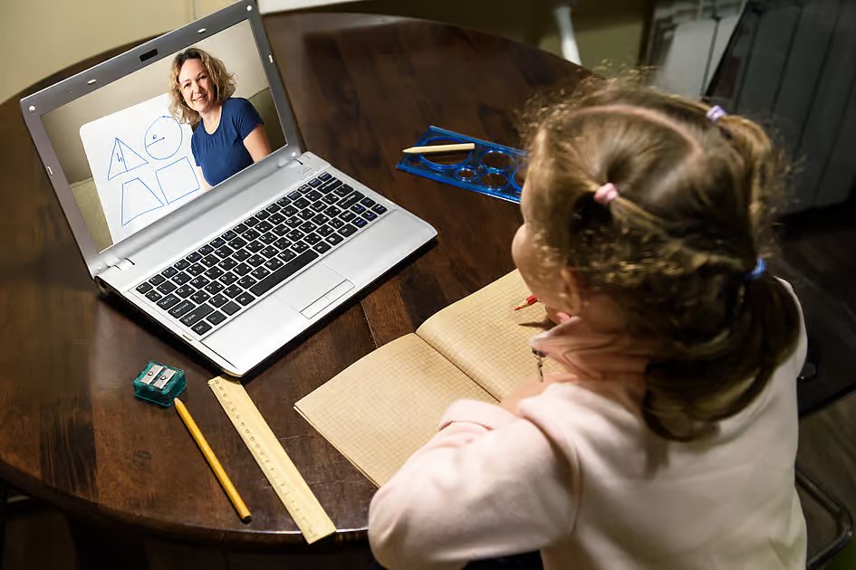 Back to school in UAE: Distance learning continues alongside classroom teaching