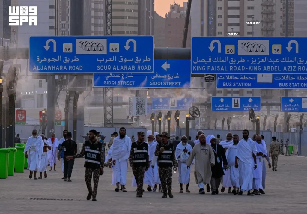 Over 1.5 million pilgrims descend on Mina, marking official beginning of Hajj