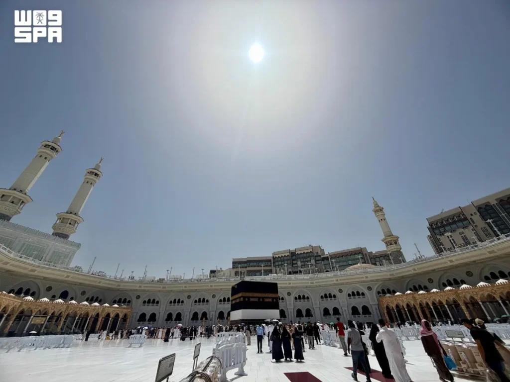 Holy Kaaba aligns with sun in rare astronomical event over Makkah