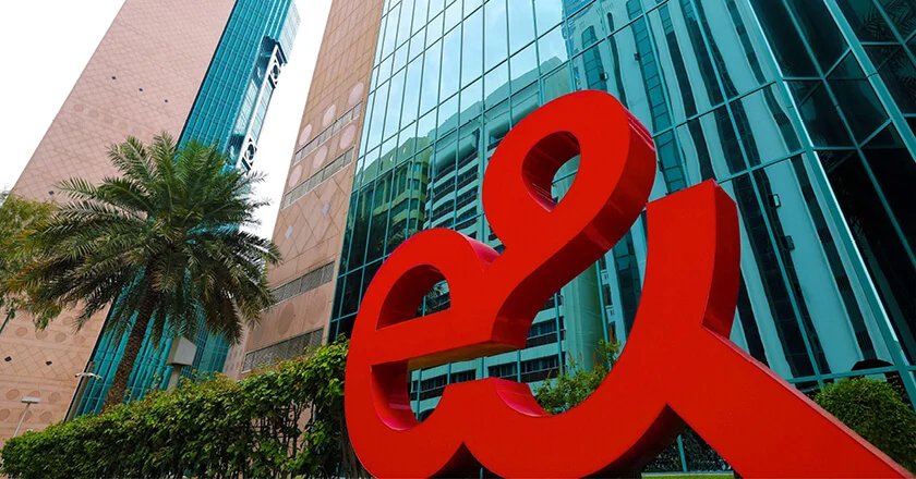 e& secures global leadership with world’s first commercial U6GHz network