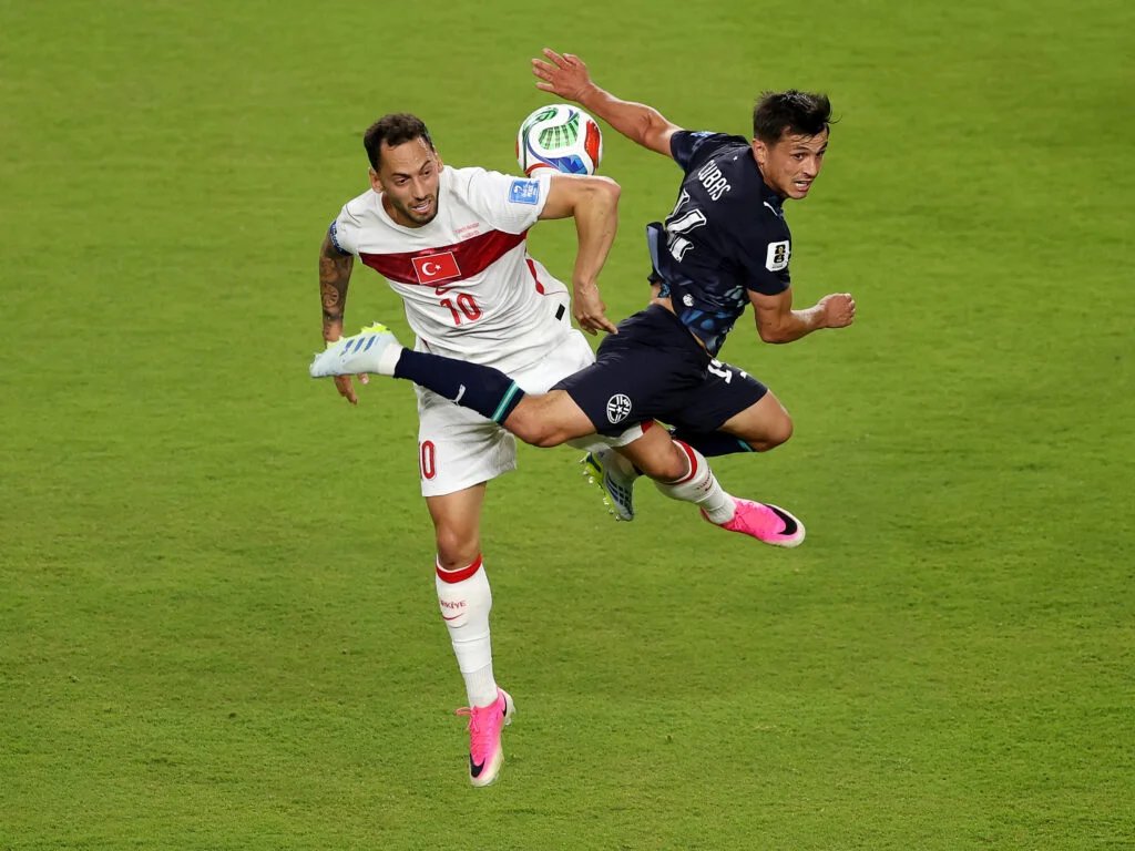 Paraguay hold on for 1-0 win over Türkiye despite Almirón red card