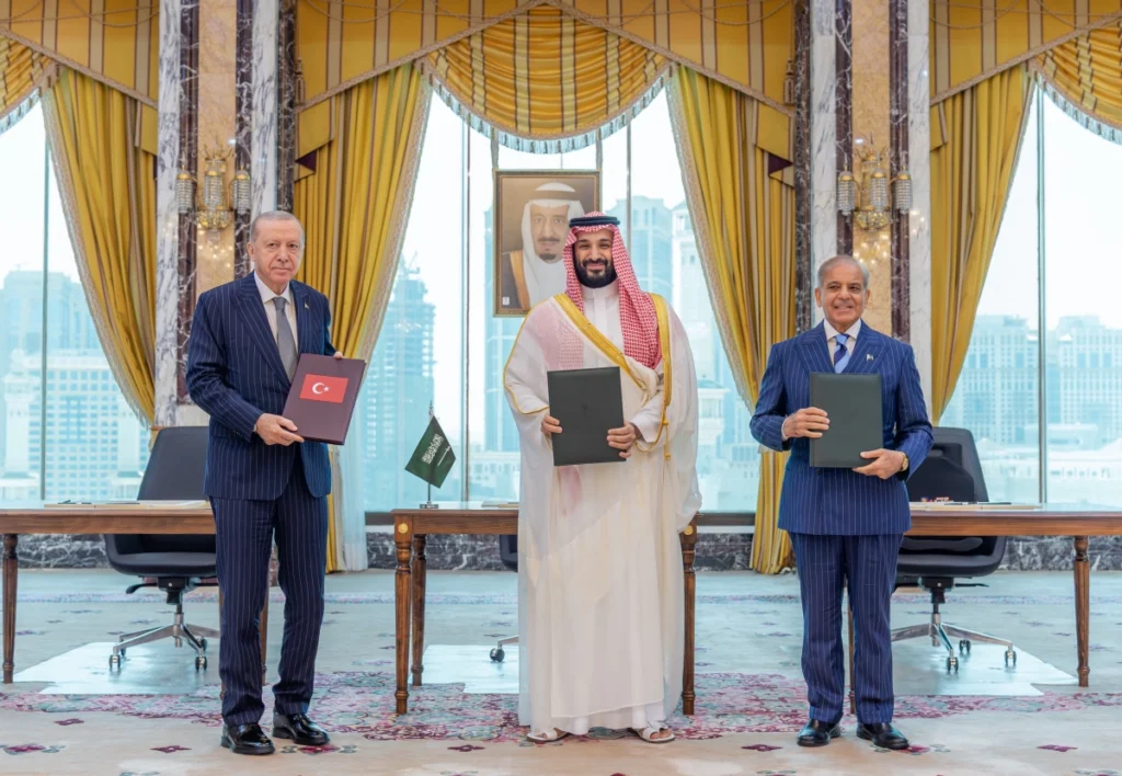 Saudi Arabia, Türkiye and Pakistan sign Makkah Joint Defense Agreement