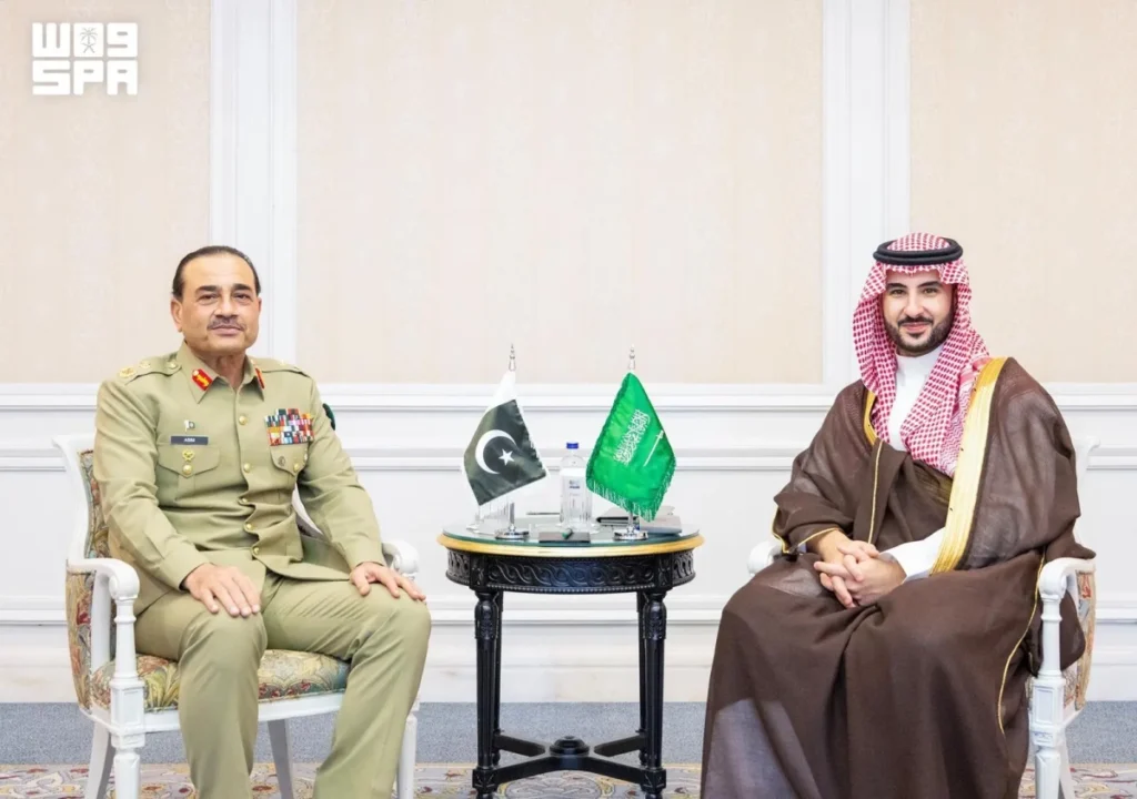 Prince Khalid, Asim Munir discuss strengthening Saudi-Pak defense cooperation