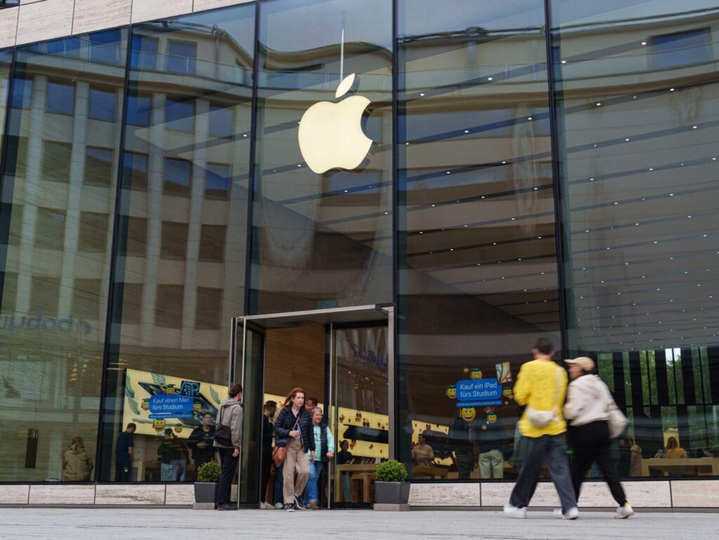 Apple reveals profits, taxes in Europe for first time