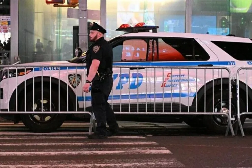 Police fatally shoot woman who stabbed two people in New York’s Times Square