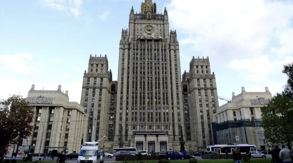Russia urges foreigners, diplomats to leave Kyiv as it vows continued strikes