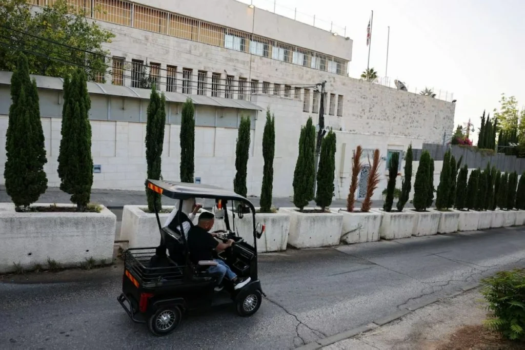 British diplomats to remain at East Jerusalem consulate to offer vital services